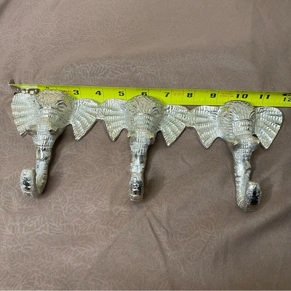 Elephant Head Towel Holder - Picture 4 of 5